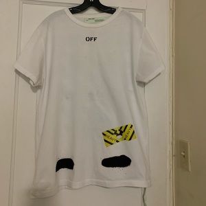 Off-white oversized T-shirt fits medium